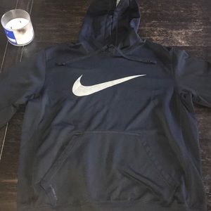 Simple Nike sweatshirt